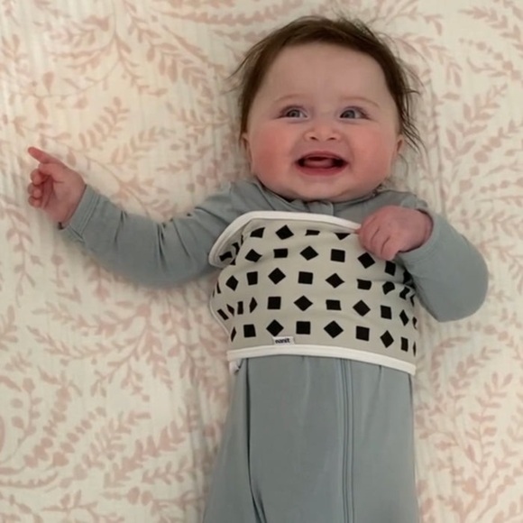 Nanit Breathing Band Pebble Gray 0-3 Mths or 3-24 Mths - Picture 2 of 9